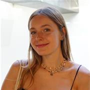 Estudiante de Arquitectura en la Universidad de Navarra, con nivel C1 en inglés